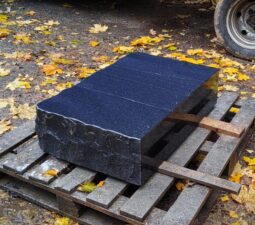 013 <p>Раздел №3 </p>ПАМЯТНИКИ – ВАЛУНЫ - 013